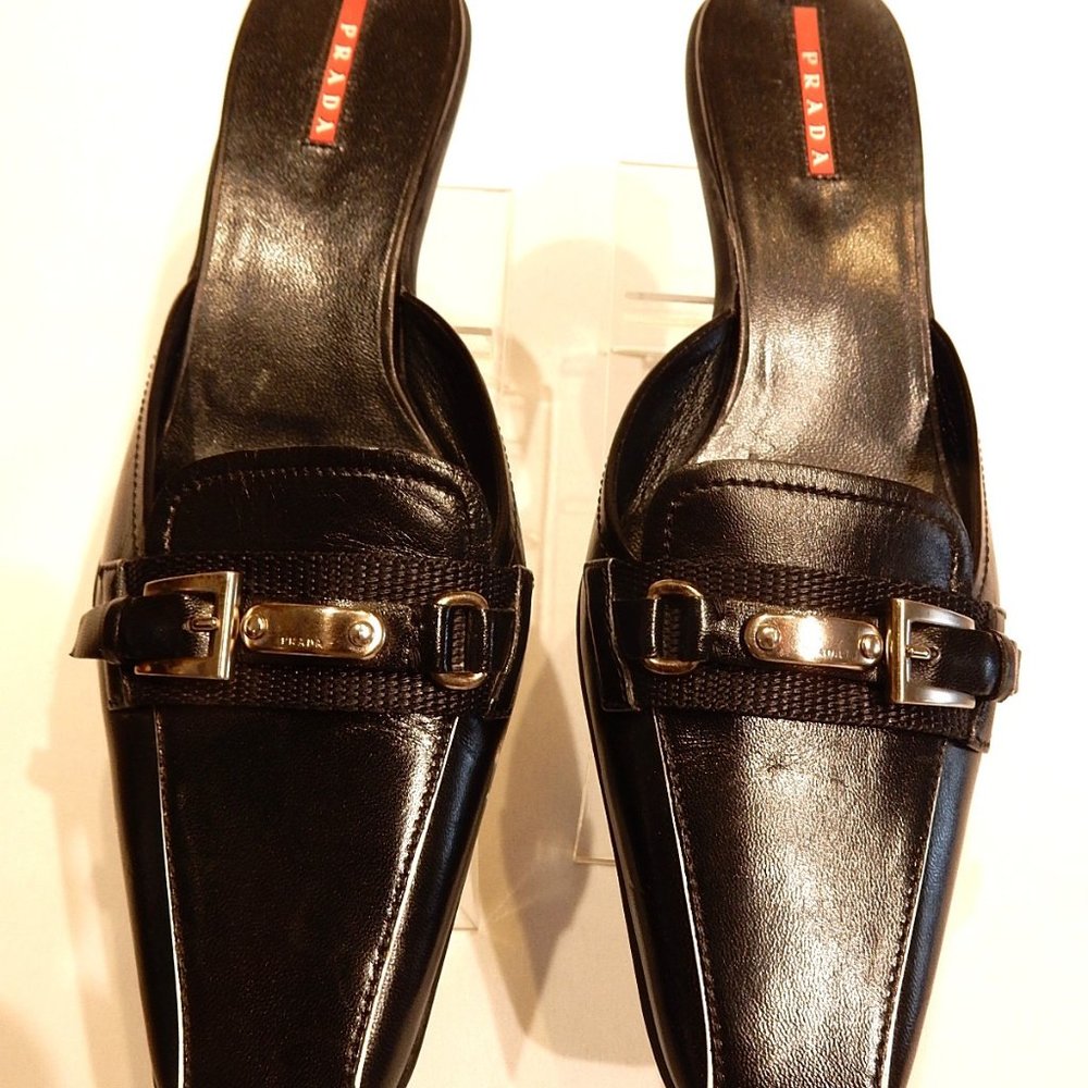 PRADA BLACK LEATHER SLIDES IN EU SIZE 37.5 NEW!